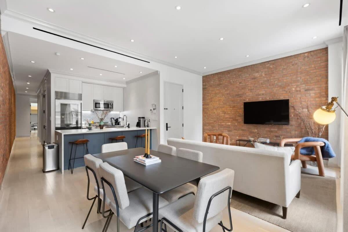 Linden Place Ii By Rove Travel 3 Bedroom Lenox Hill Apartment