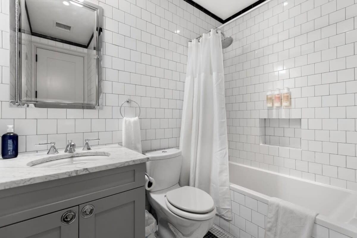 Linden Place Ii By Rove Travel 3 Bedroom Lenox Hill Apartment New York
