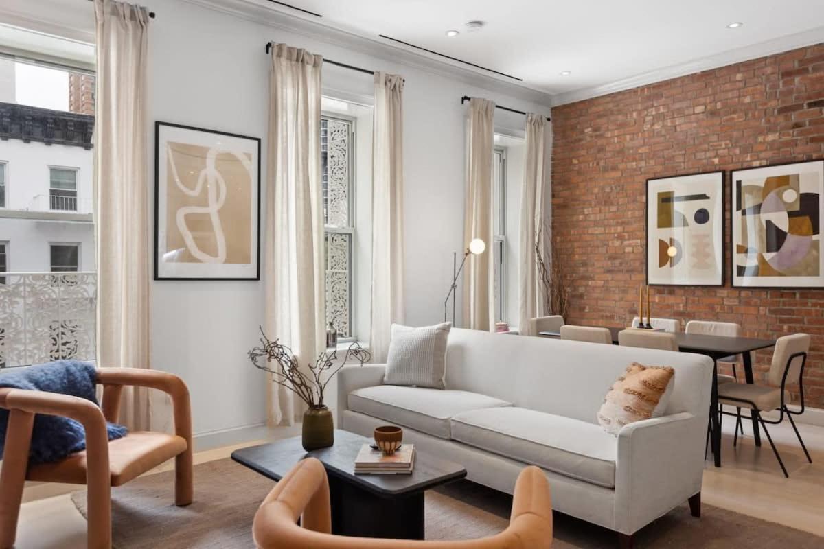 Linden Place Ii By Rove Travel 3 Bedroom Lenox Hill Apartment