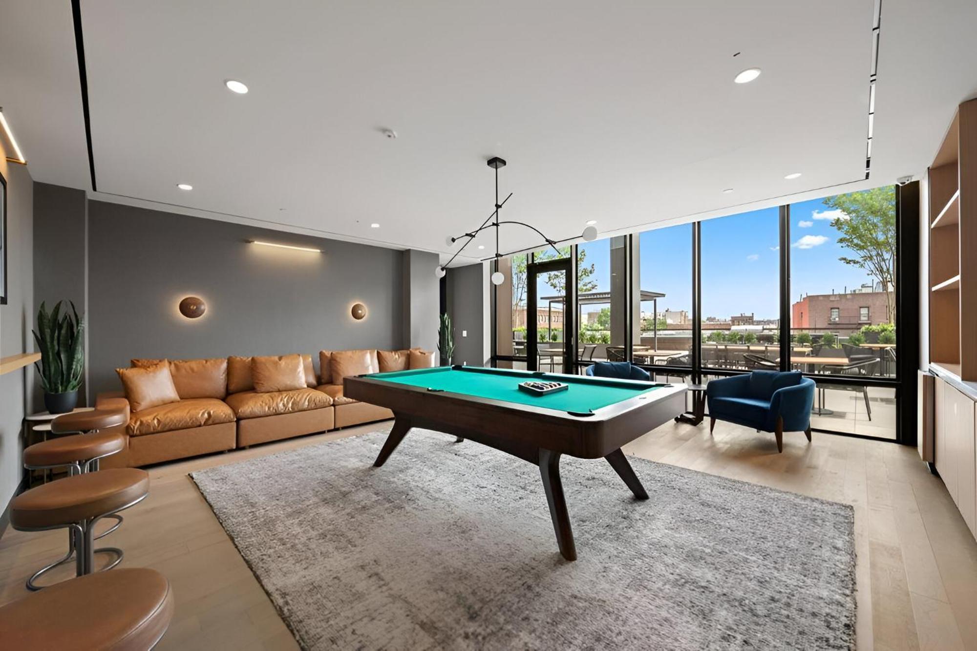 Posh With Luxe Amenities In Prime Location! *