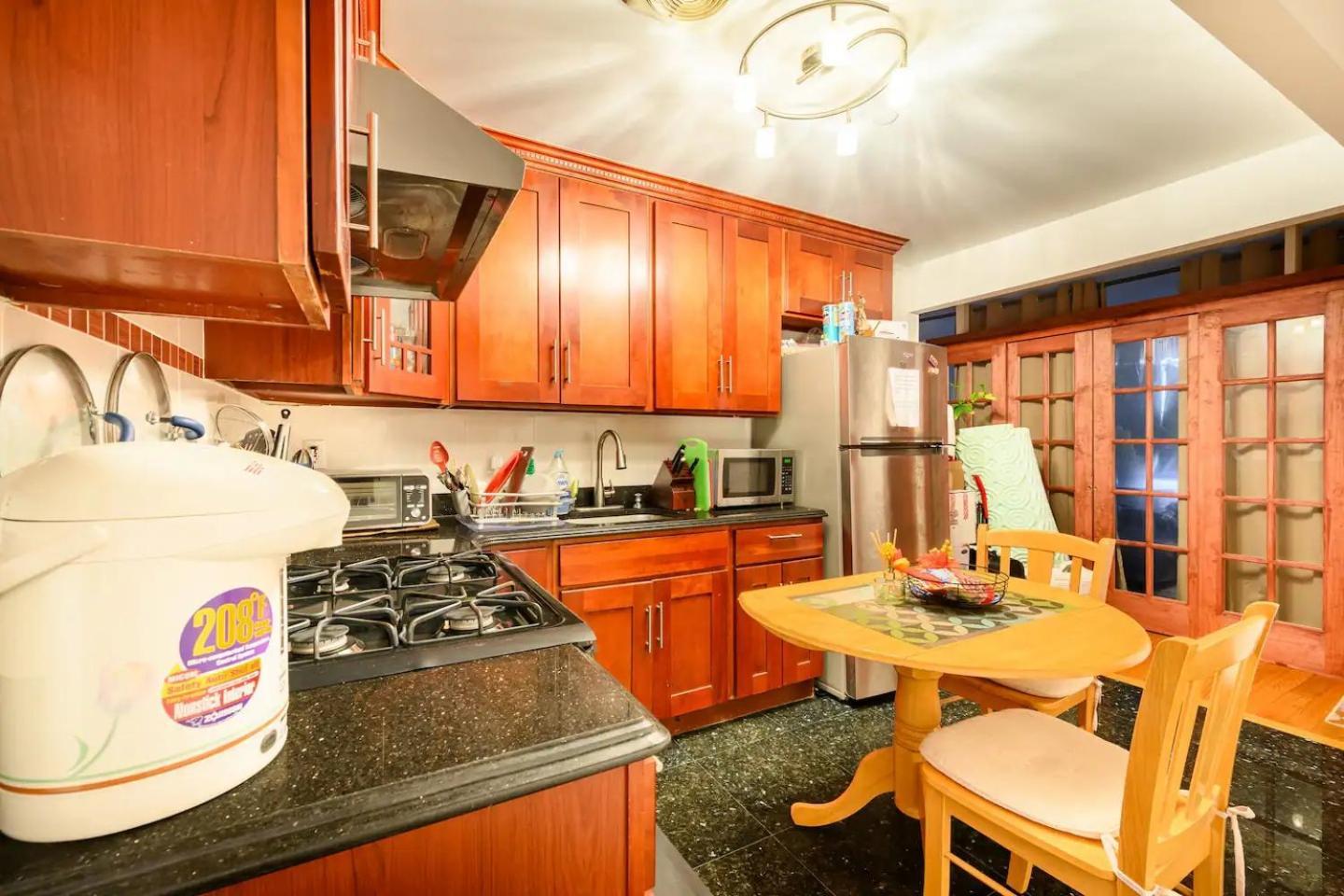 Large Private & Private Bathroom Homestay *
