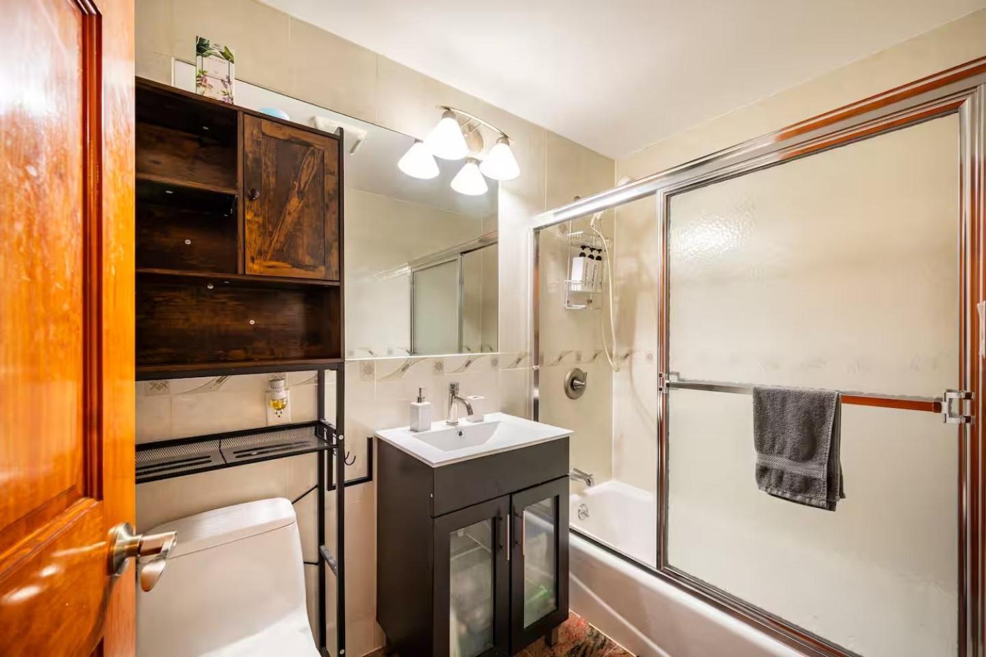Homestay Large Private & Private Bathroom