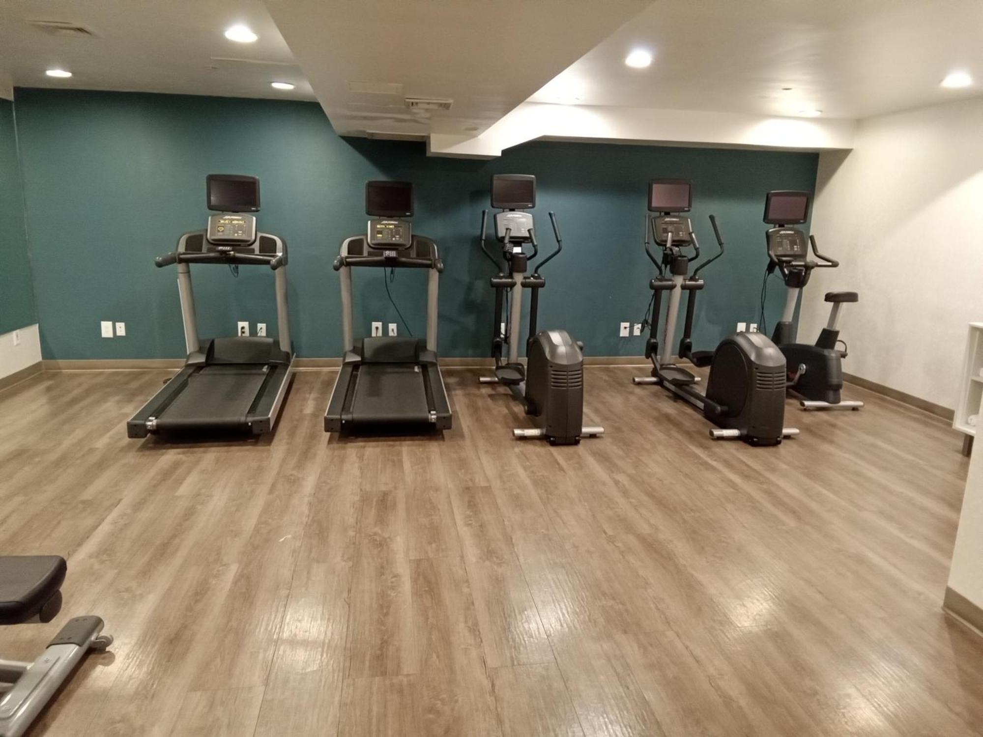 Express Maspeth By Ihg New York