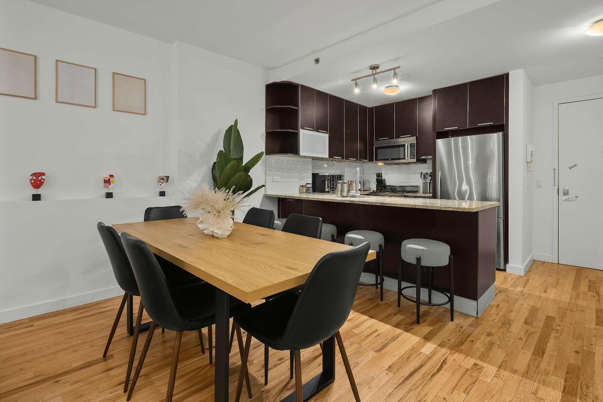 Spacious 2br Steps From Times Square & Broadway * New York