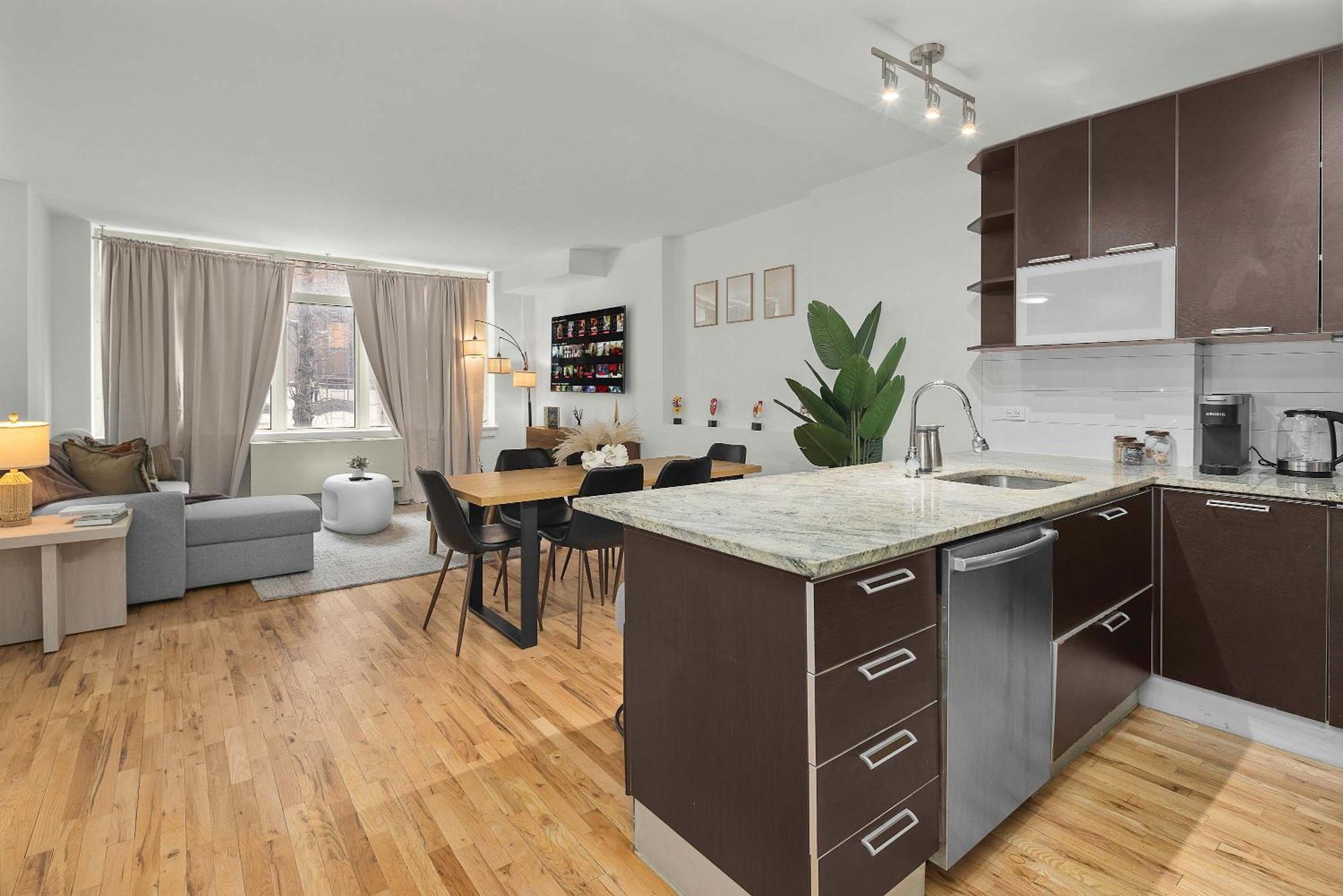 Apartment Spacious 2br Steps From Times Square & Broadway *