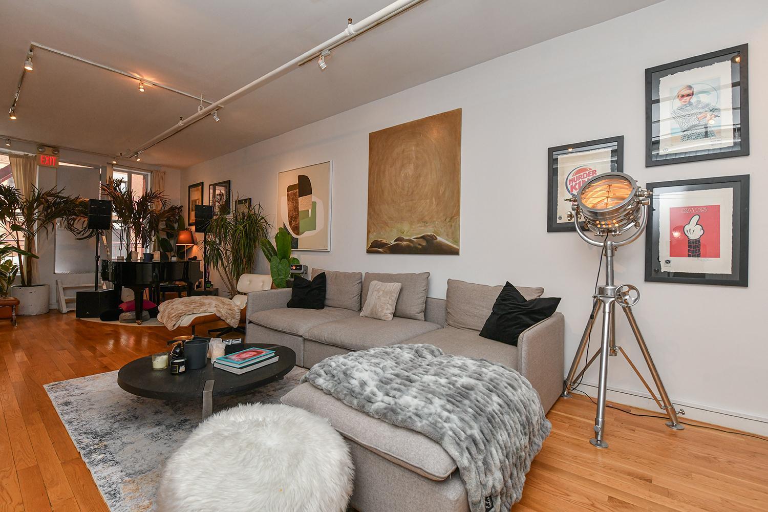 Luxury 2 Bedroom Soho Loft *