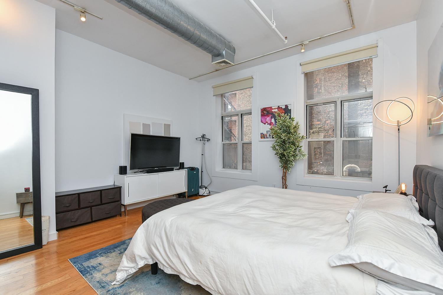 Luxury 2 Bedroom Soho Loft Apartment