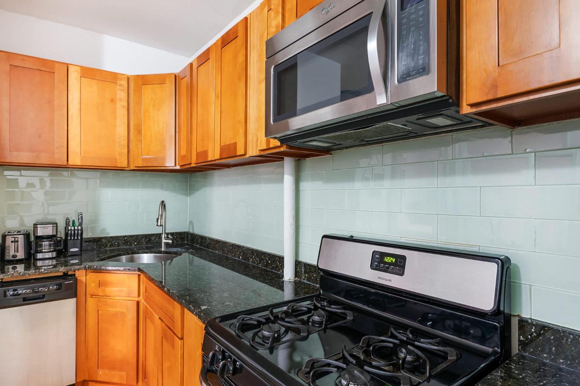 102-1a Value 2br Near Park Apartment New York