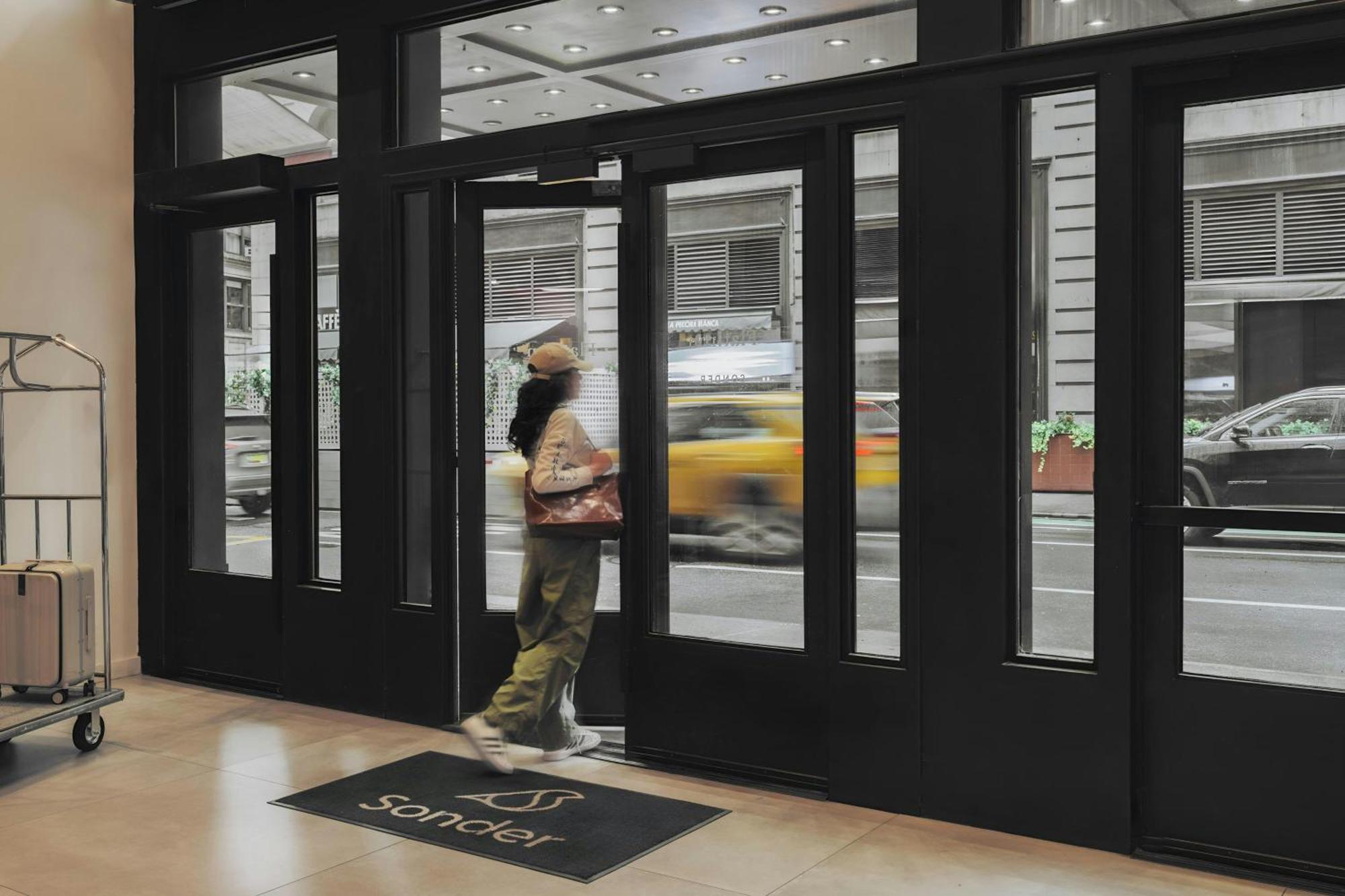 Hotel Flatiron Hotel, Sonder