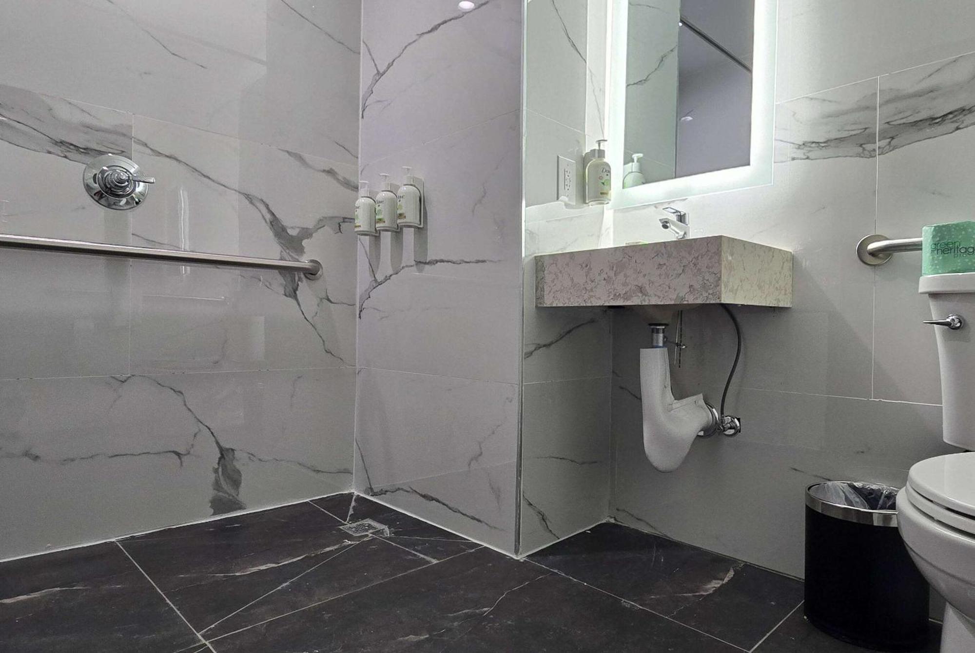 Hotel Ramada By Wyndham Brooklyn Empire Blvd New York