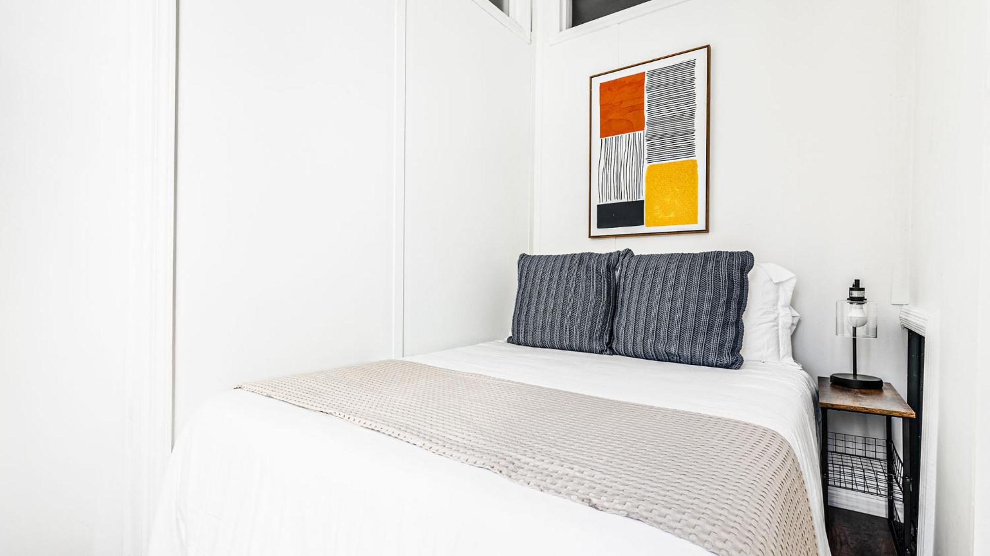 2-bedroom Near Nyc Icons!