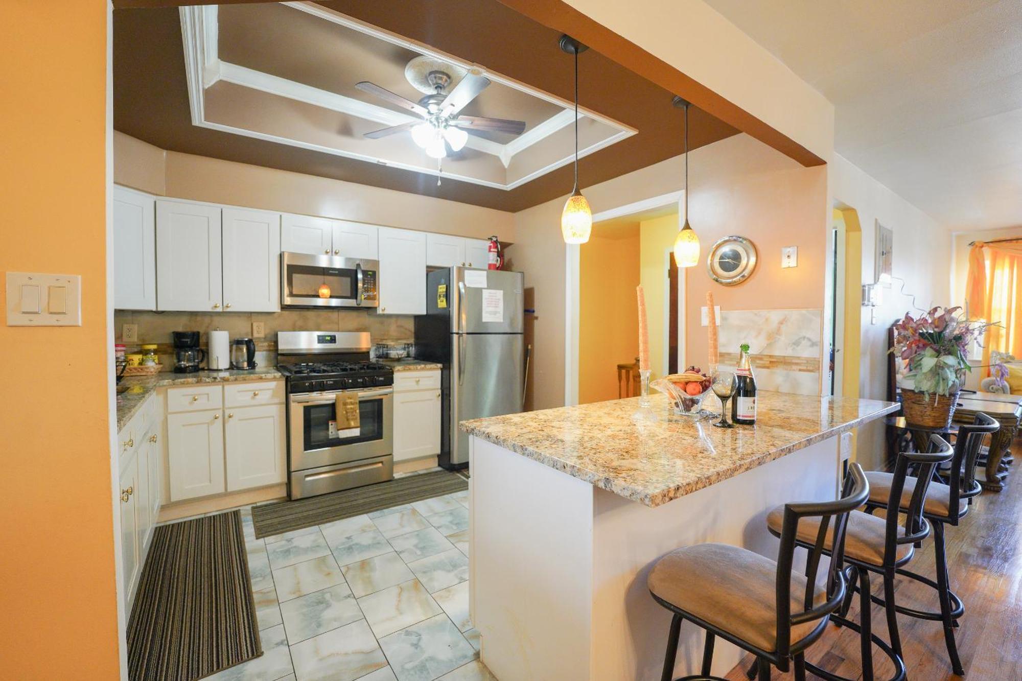 Chekells Cozy Close To Everything Free Wifi Apartment *