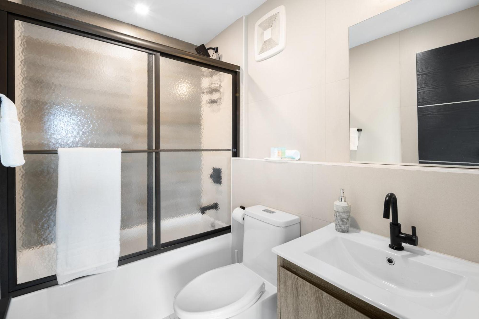 Brooklyn Bay Lofts - Modern Chic With Rooftop Terrace Apartment *