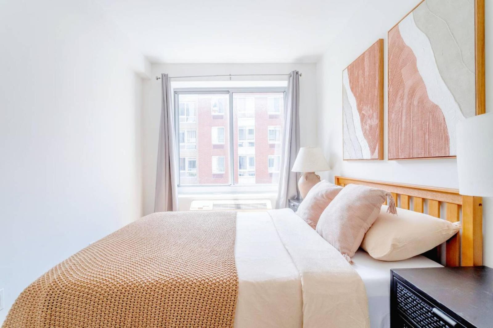 3br 1ba Charmer Near Near Times Square & Broadway Apartment *