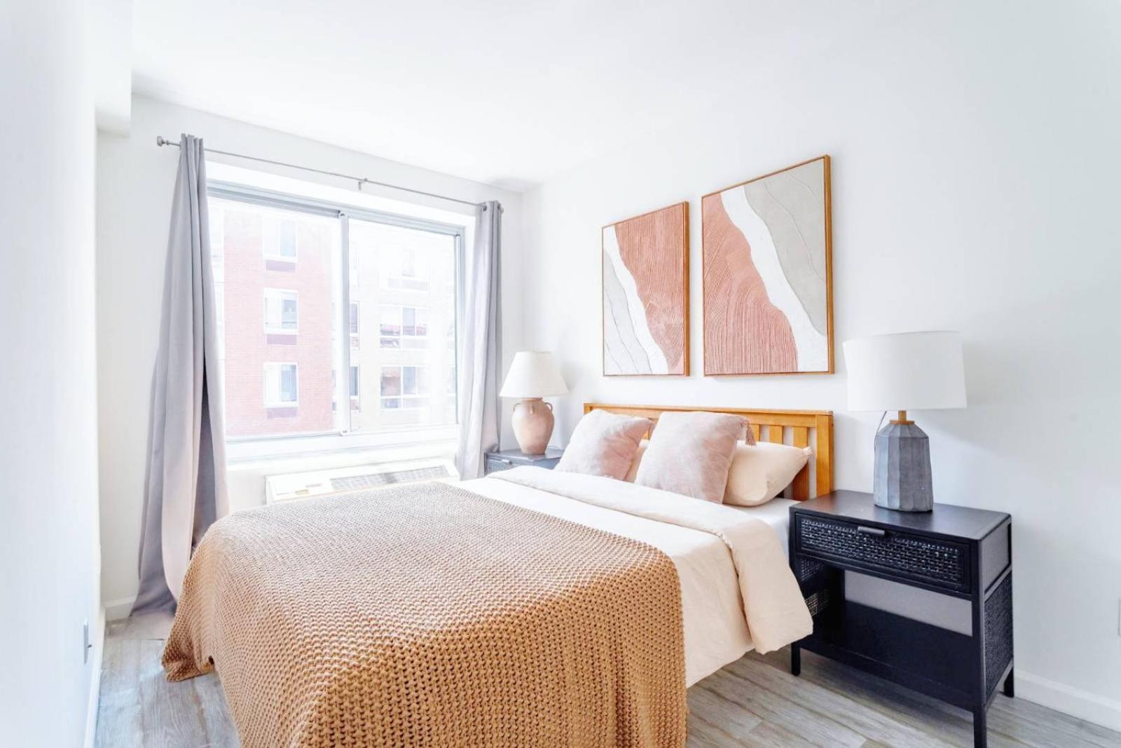 Apartment 3br 1ba Charmer Near Near Times Square & Broadway *