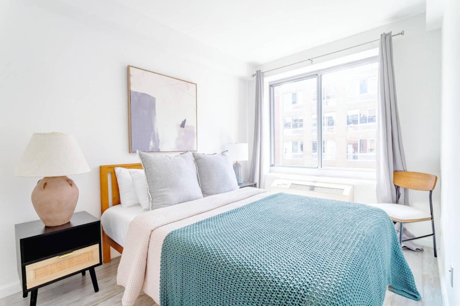 Apartment 3br 1ba Charmer Near Near Times Square & Broadway New York