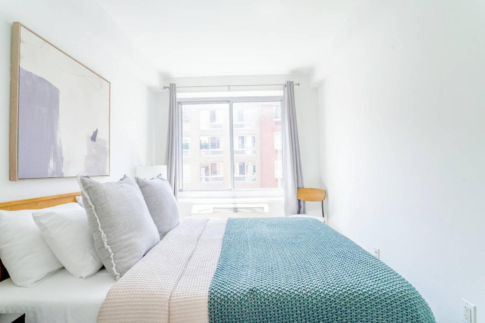 Apartment 3br 1ba Charmer Near Near Times Square & Broadway New York