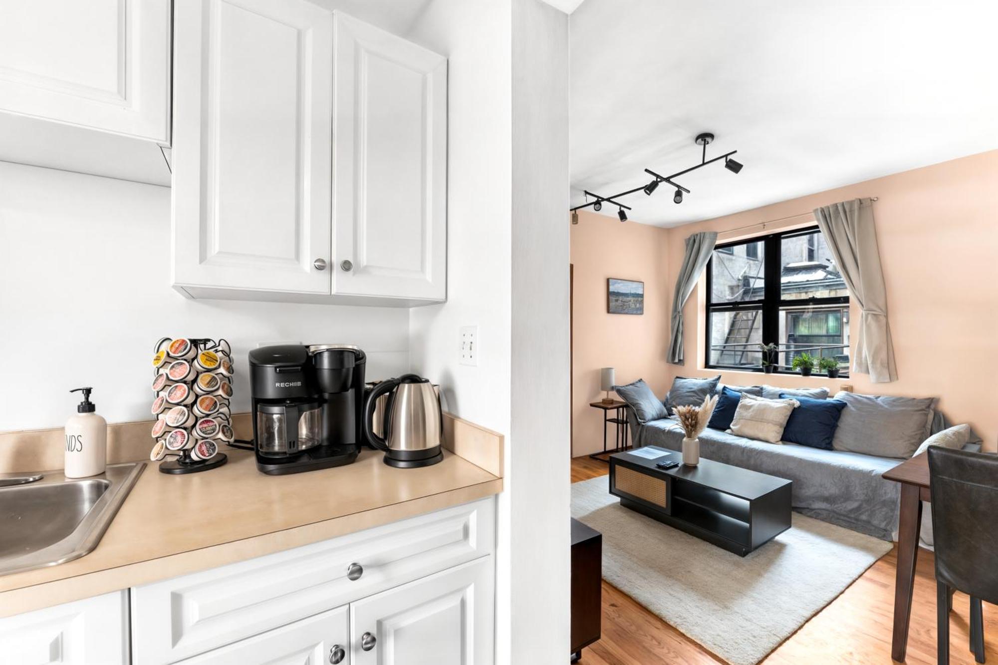 Stylish 2 Bedroom Apartment In Chelsea *