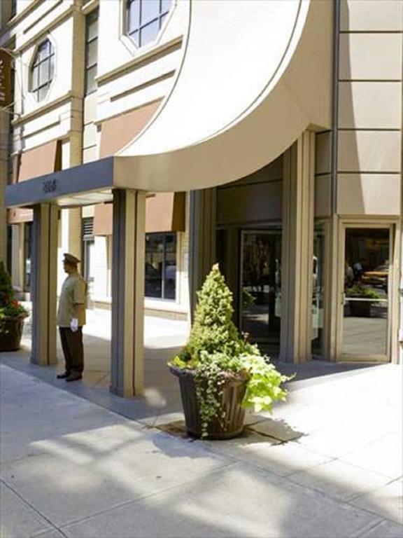 Global Luxury At Ritz Plaza *