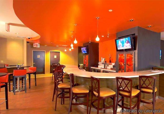 Hotel Courtyard By Marriott Laguardia Airport 3*