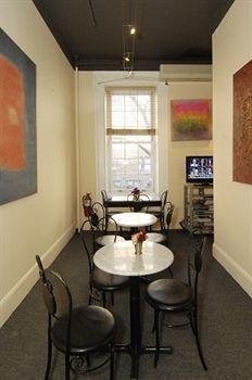 Colonial House Bed & Breakfast 3*