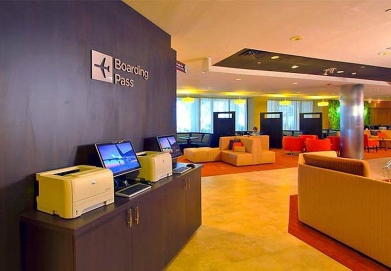 Courtyard By Marriott Laguardia Airport