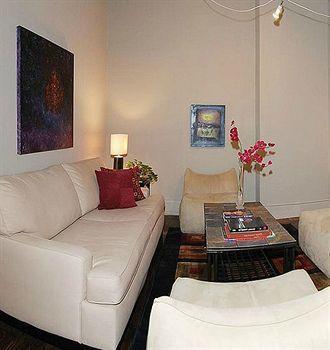 Colonial House Bed & Breakfast New York