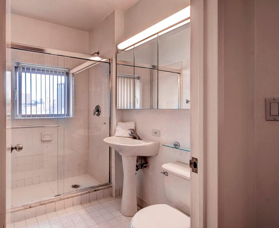 Global Luxury At 777 6th Avenue * New York