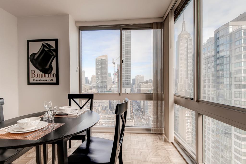 Global Luxury At 777 6th Avenue *
