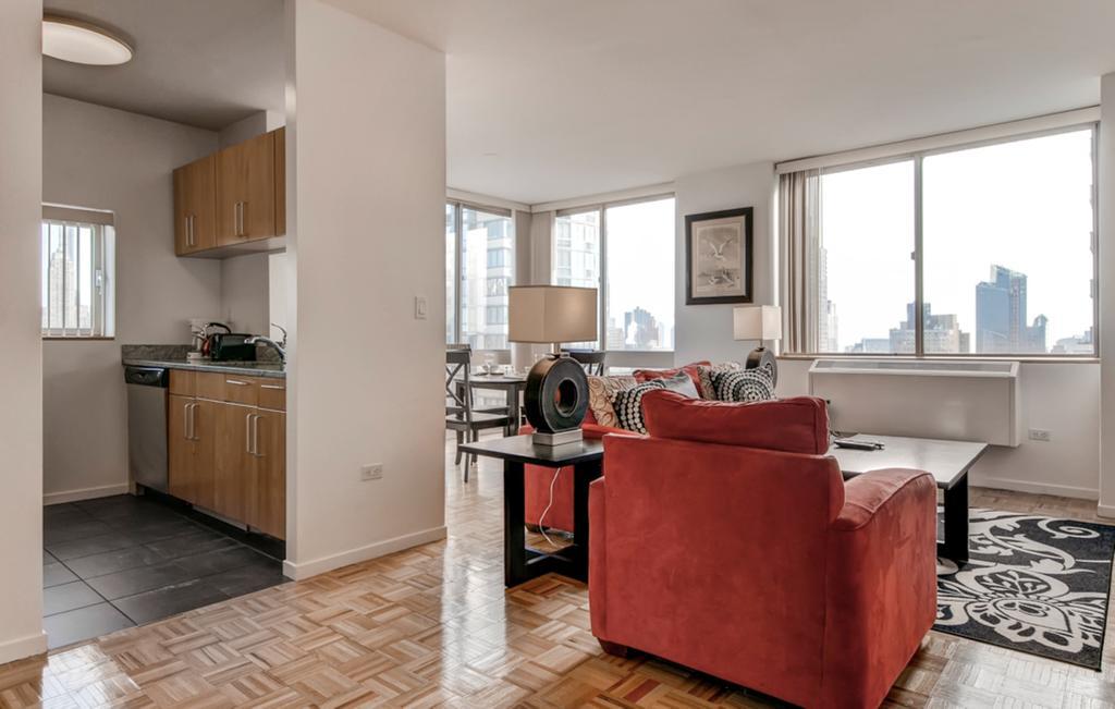 Global Luxury At 777 6th Avenue Apartment New York