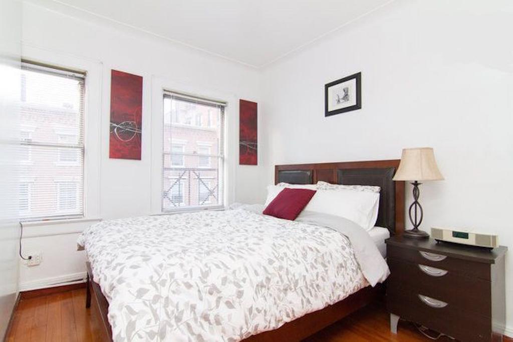 Little Italy Penthouse Apartment *