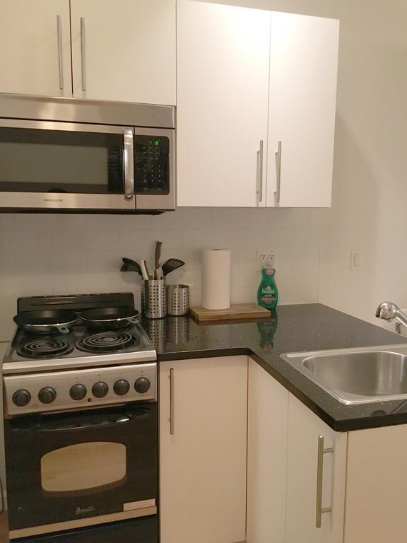 Manhattan Studio In Hells Kitchen New York