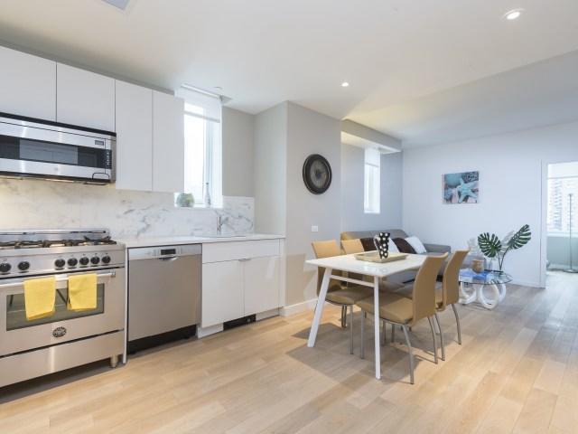 Times Square Luxury Suites Apartment