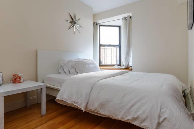 3 Bedroom Modern - Times Square Apartment