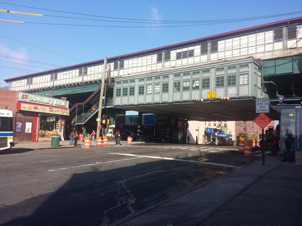 Studio, One And Two Bedroom Apartments - Bronx Apartment