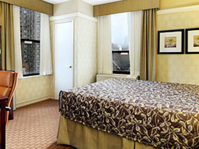 Hotel The @ 3*