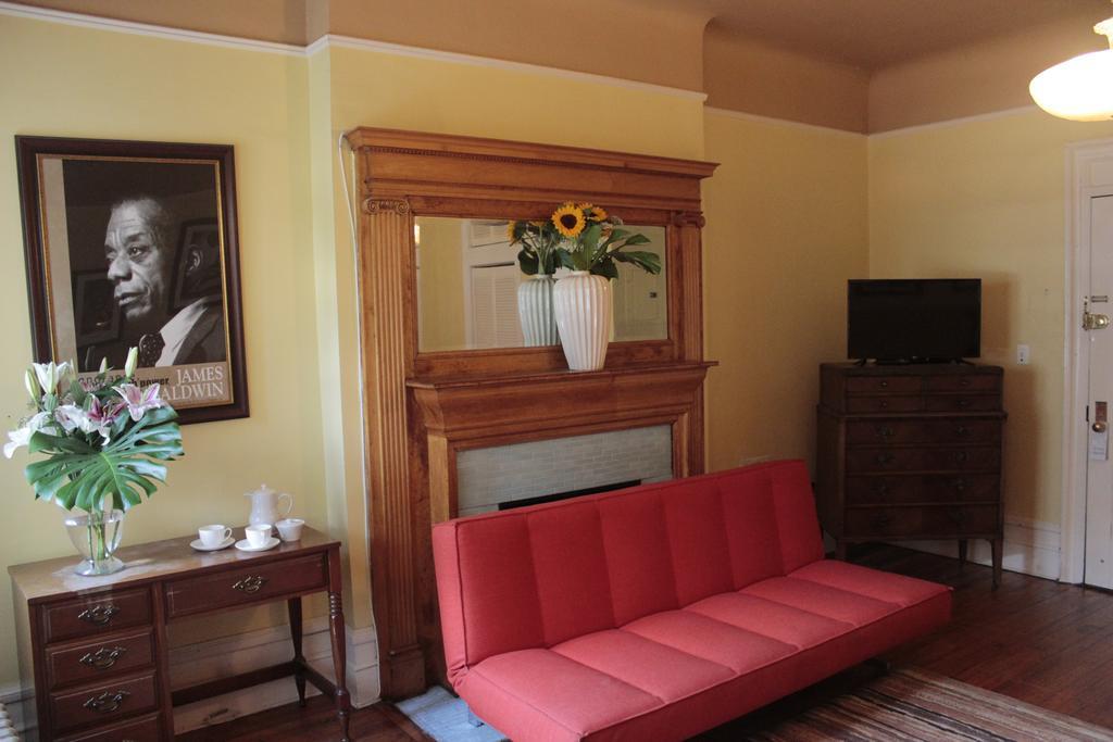 Bed & Breakfast Candy Hill Harlem New York