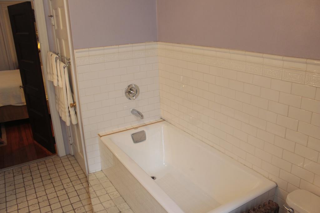 Candy Hill Harlem 3*