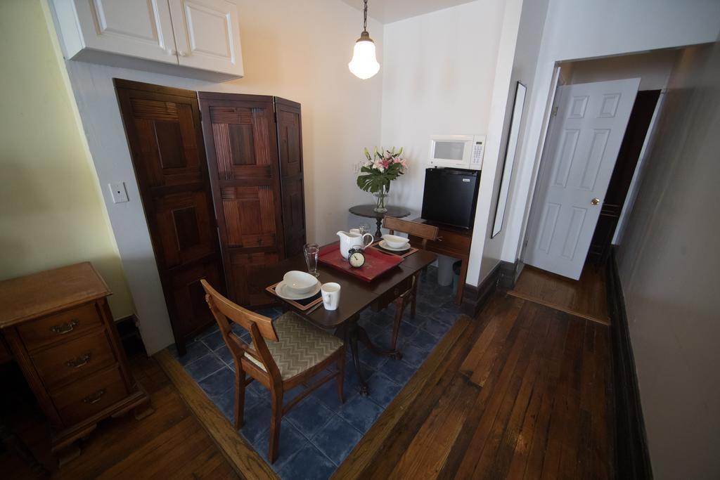 Bed & Breakfast Candy Hill Harlem New York