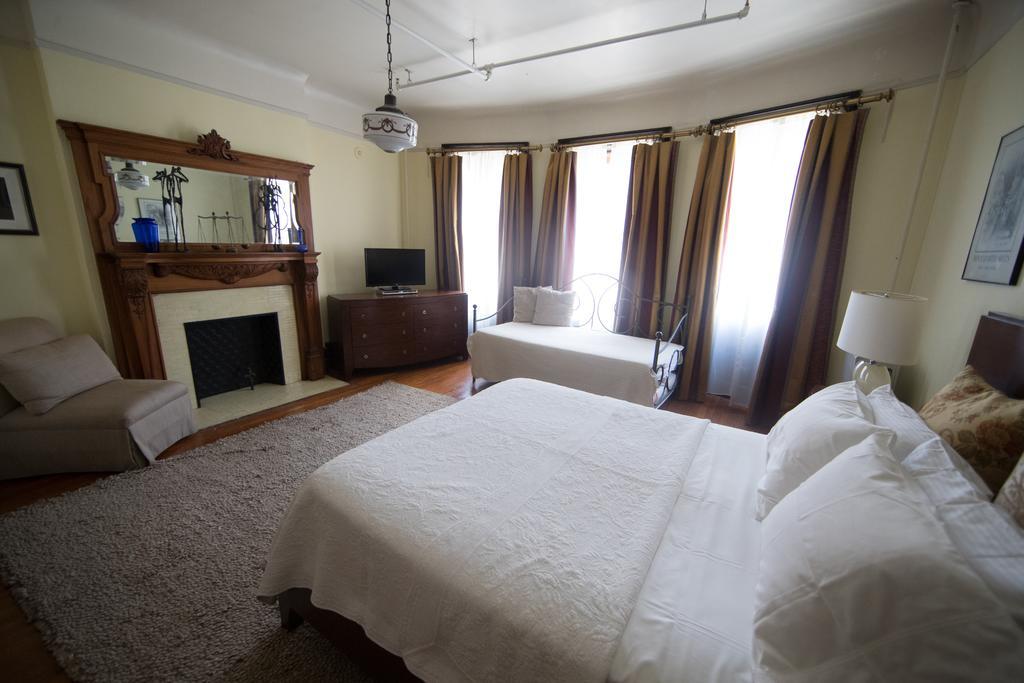 Candy Hill Harlem Bed & Breakfast 3*