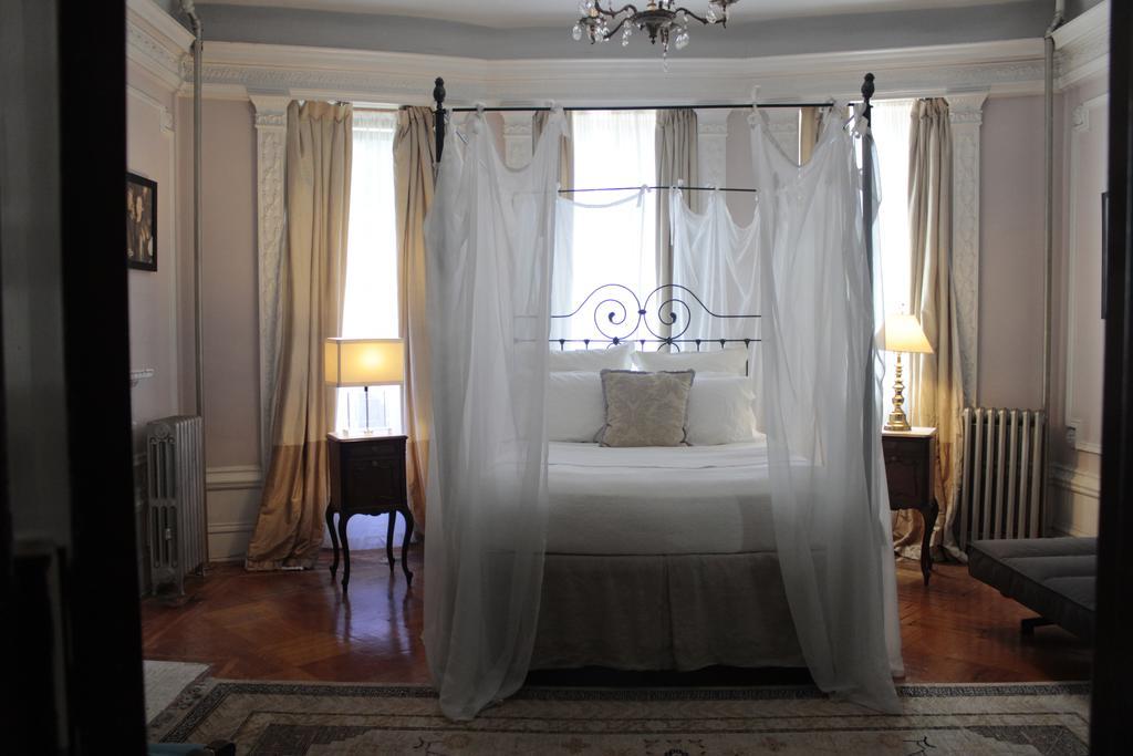 Candy Hill Harlem Bed & Breakfast