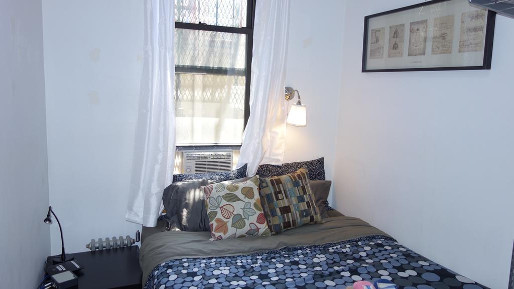 Apartment Broome Street - Lower East Side #19 *
