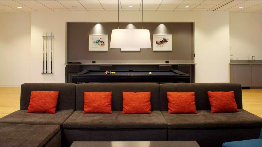 Global Luxury At 777 6th Avenue Apartment