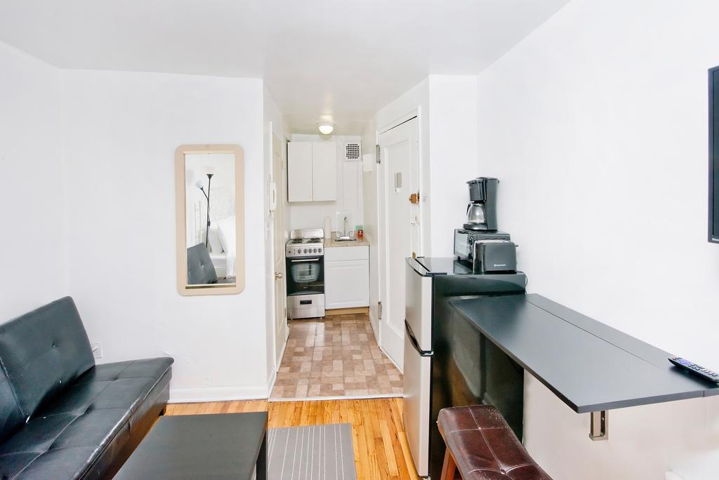 Gramercy Park Apartments *