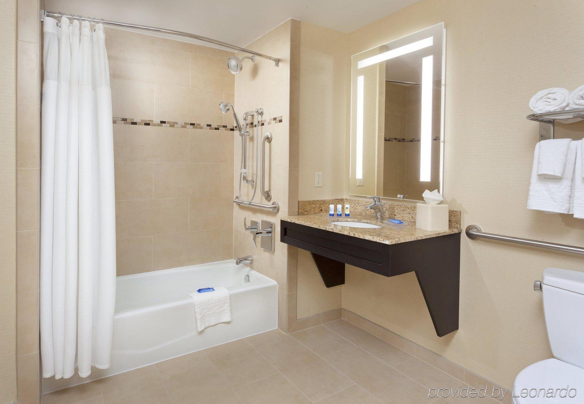 Hotel Fairfield & By Marriott Midtown Manhattan/penn Station New York