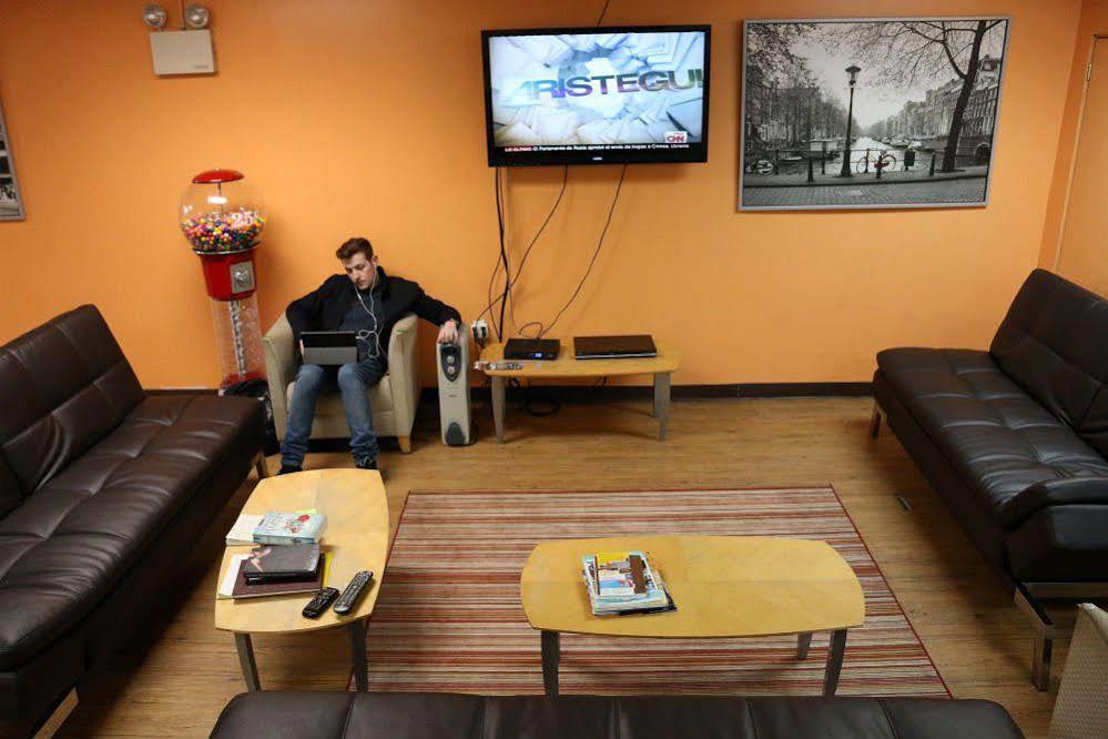 Westway Laguardia Airport Hotel 2*