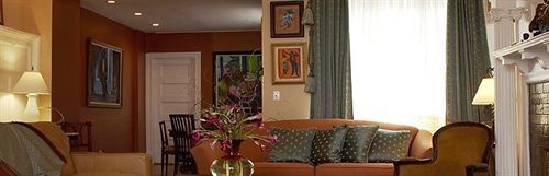 Candy Hill Harlem Bed & Breakfast 3*