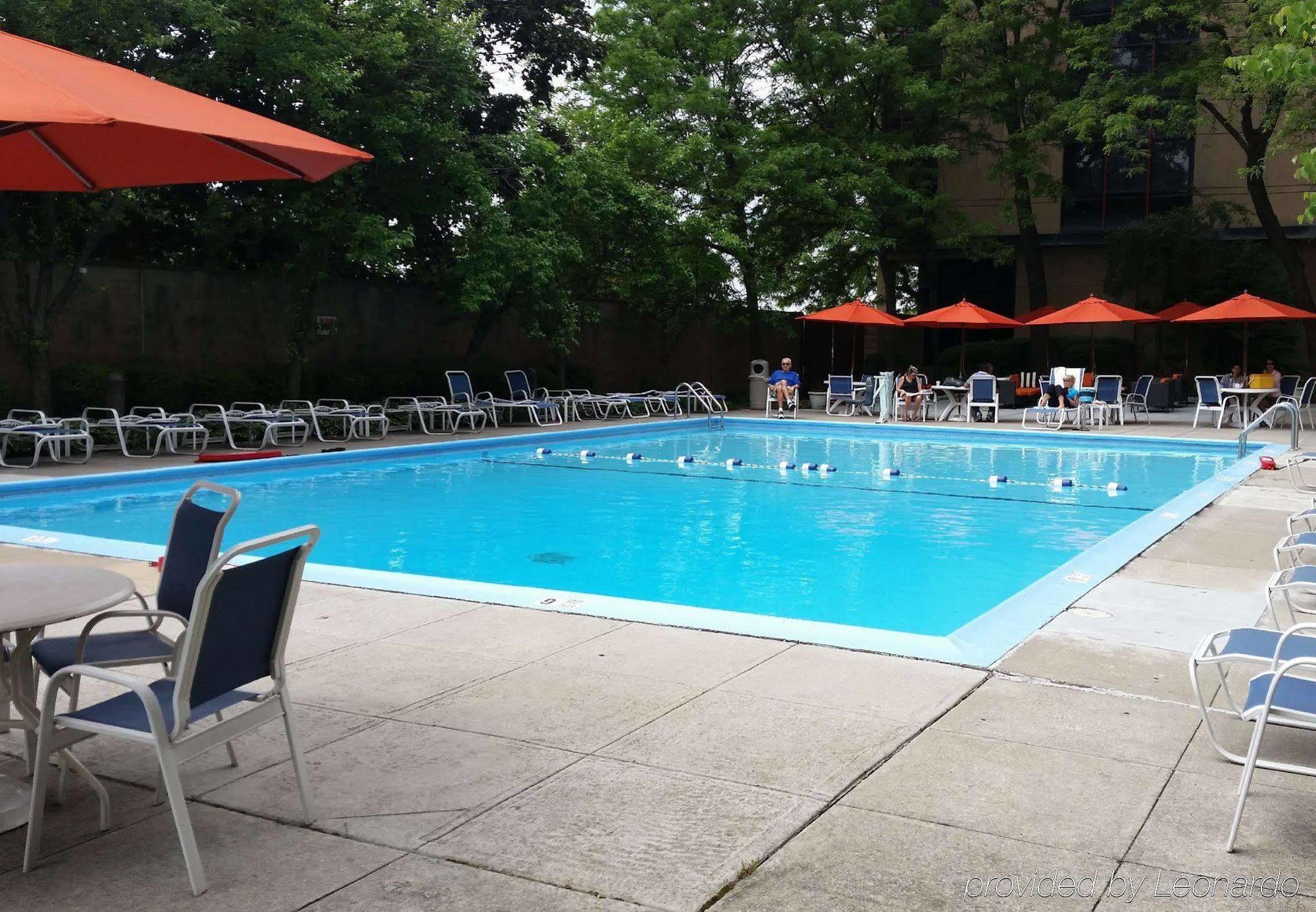 Courtyard By Marriott Laguardia Airport 3*