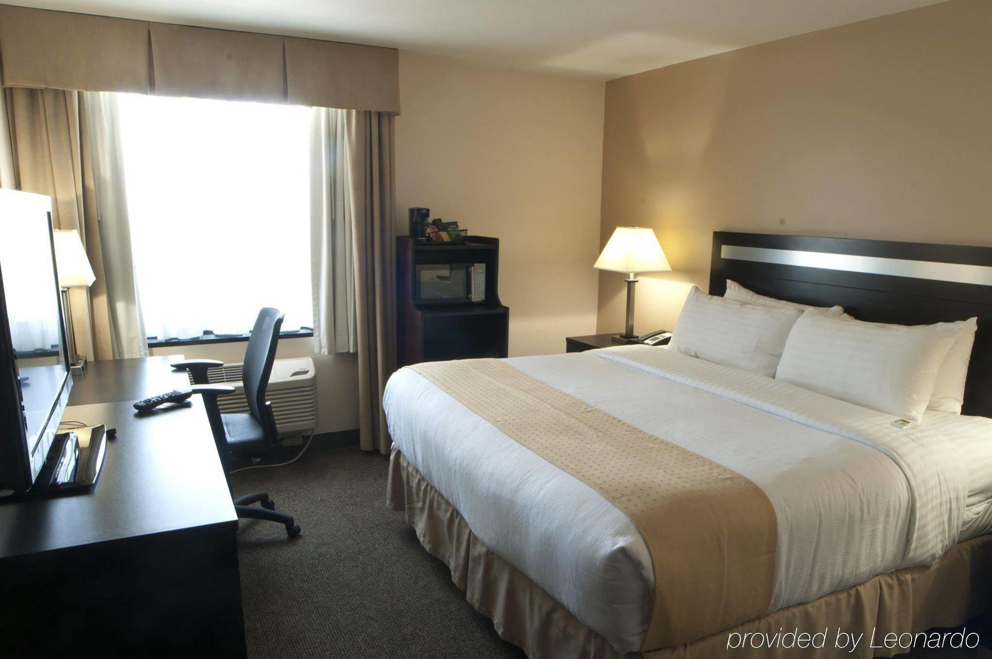 The Laguardia Hotel 3*