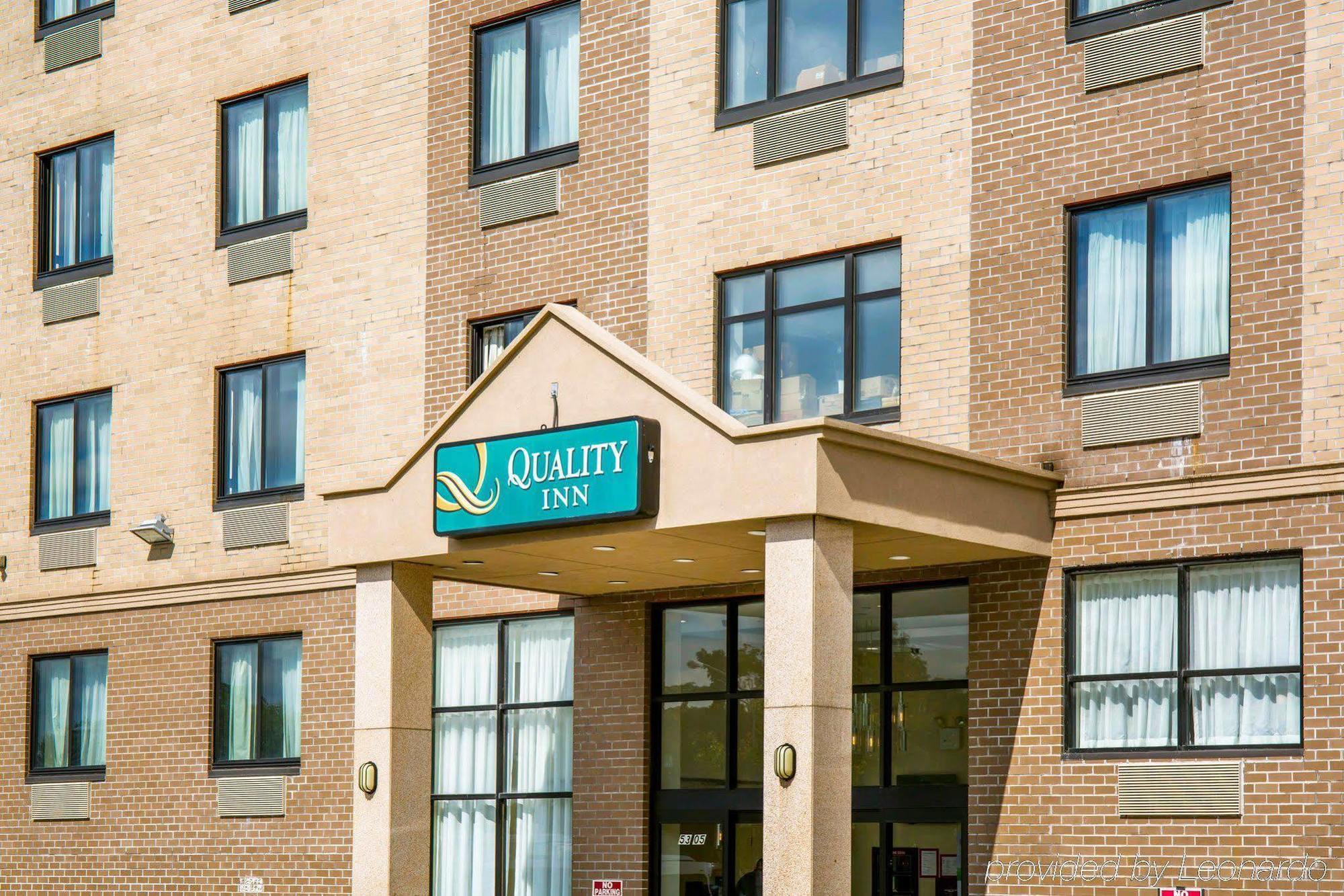 Hotel Quality Woodside Queens 3*